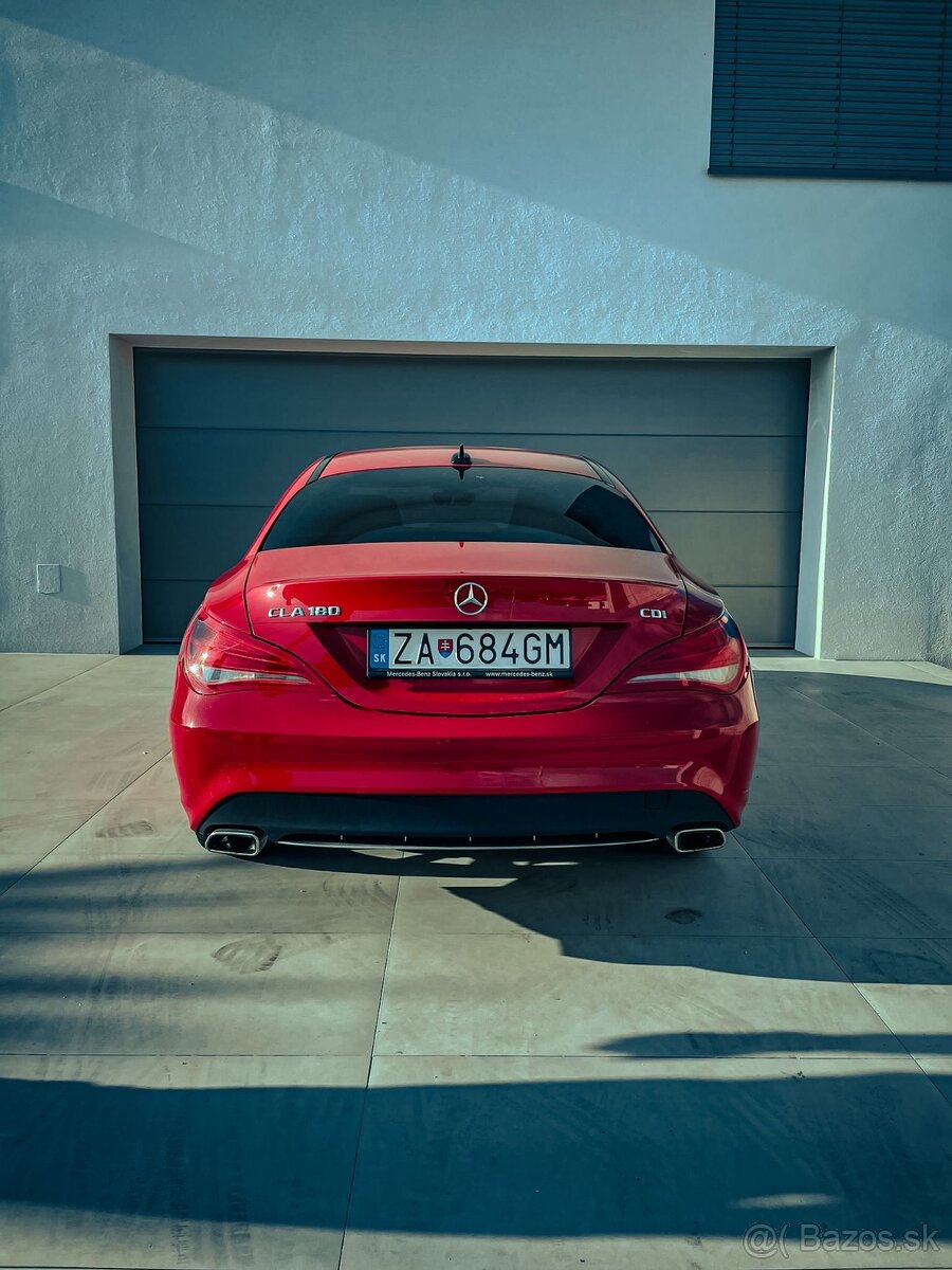 MERCEDES-BENZ CLA 180 AMG line - 4