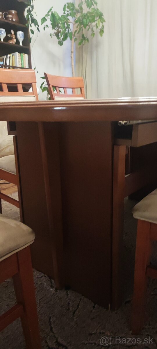 Jedálenský stôl - 4