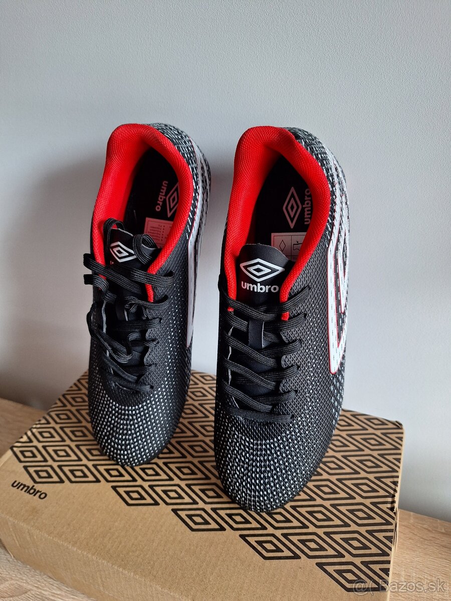 UMBRO AURORA II LO FG (41) - 4