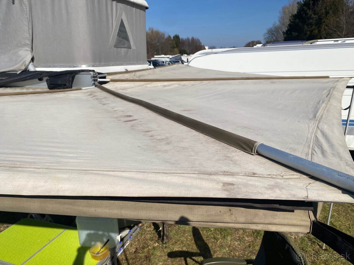 predam markizu 270” 2,5m RhinoRack Foxwing - 4