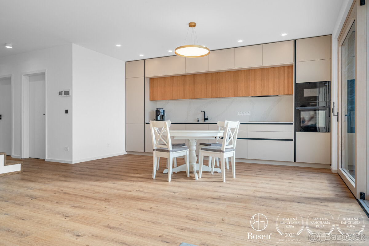 Bosen Realicity / Prenájom 5 izbový Rodinný dom Wolfsthal/ R - 4