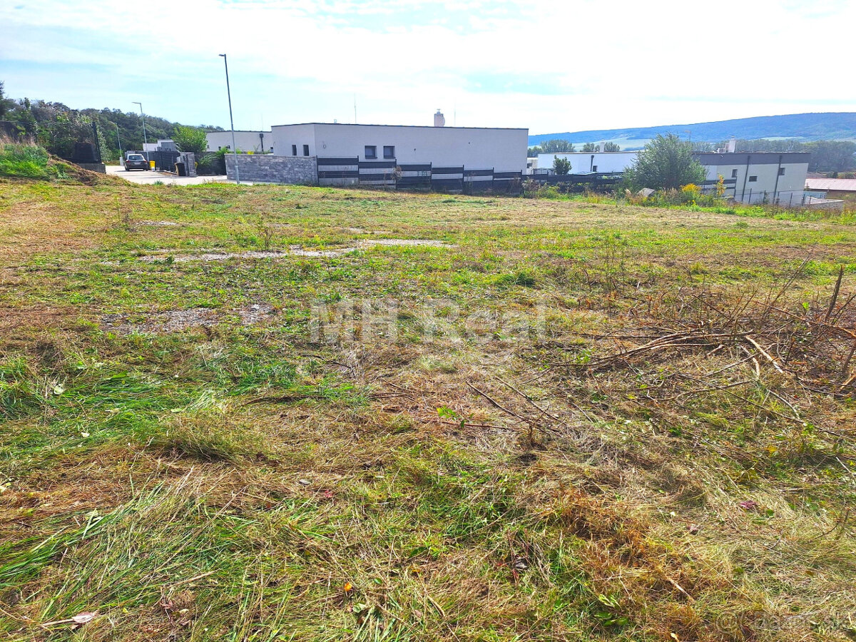 VAJKOVCE - pekný stavebný pozemok o výmere 898 m2 - 4