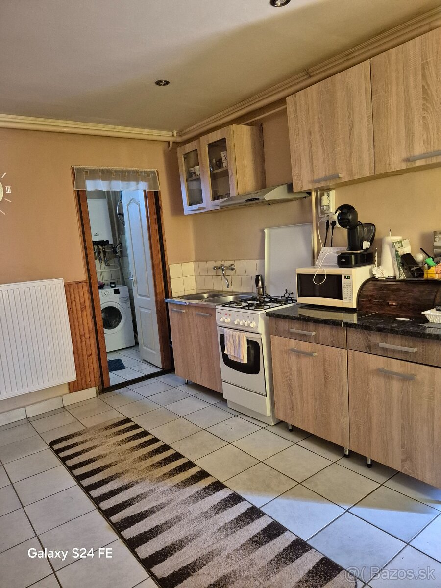 DOM S OBYTNOU ČASŤOU + PRIESTOR NA DROBNÉ PODNIKANIE V MÉRA - 4