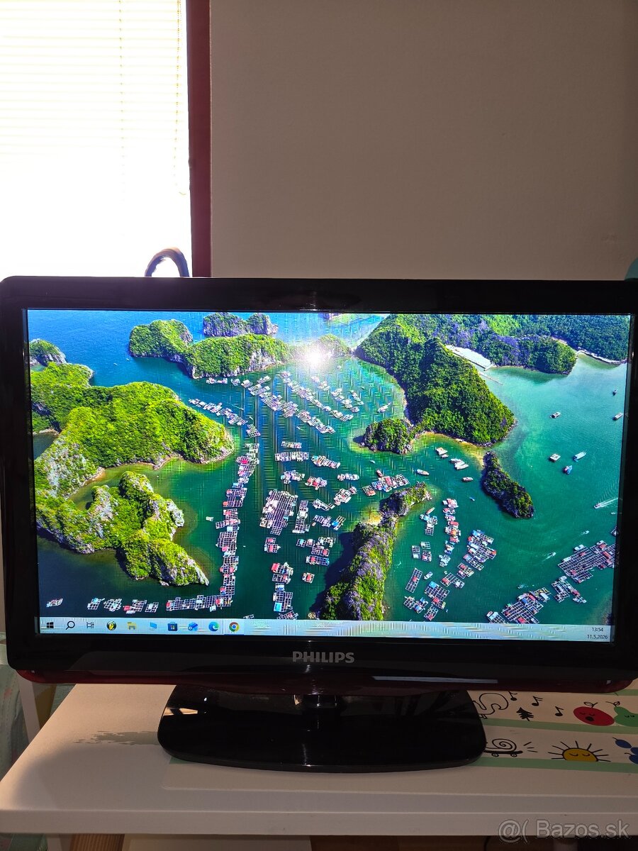 Predám LCD televízor Philips 48cm 19" - 4