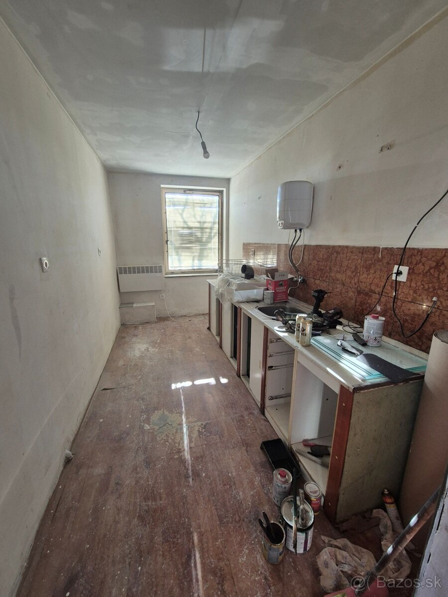 Na predaj 3 izbový rodinný dom v Kolárove - 4