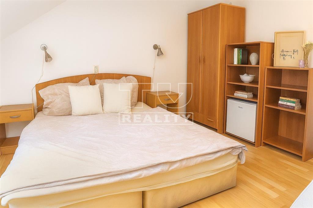 Znížená cena Na predaj penzión Gita v obci Podhájska... - 4