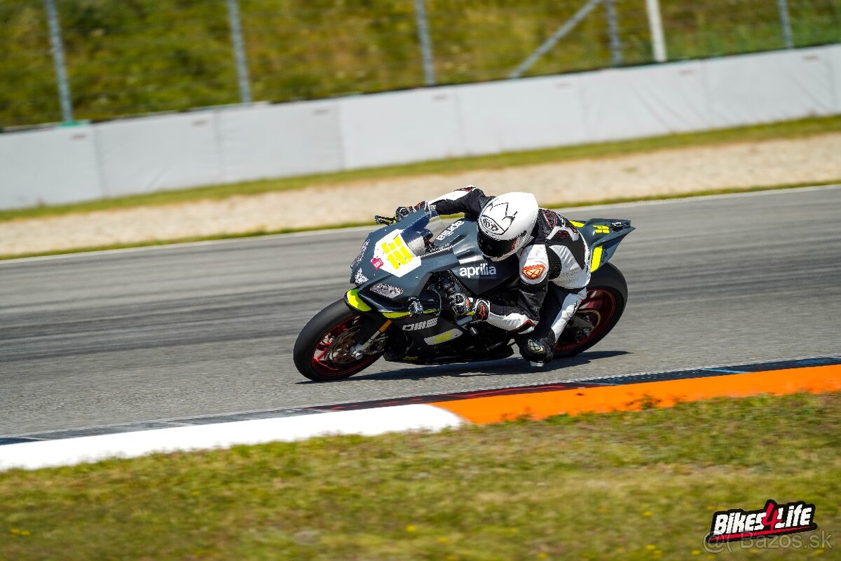 Aprilia RSV4 RR 2017 - 4