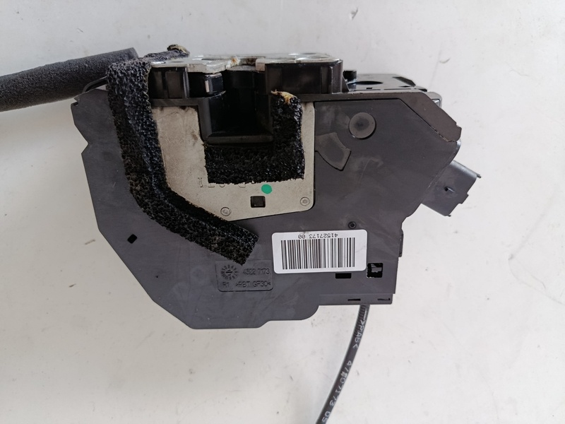 zamok dveri PP megane3 805020022r 50€ - 4