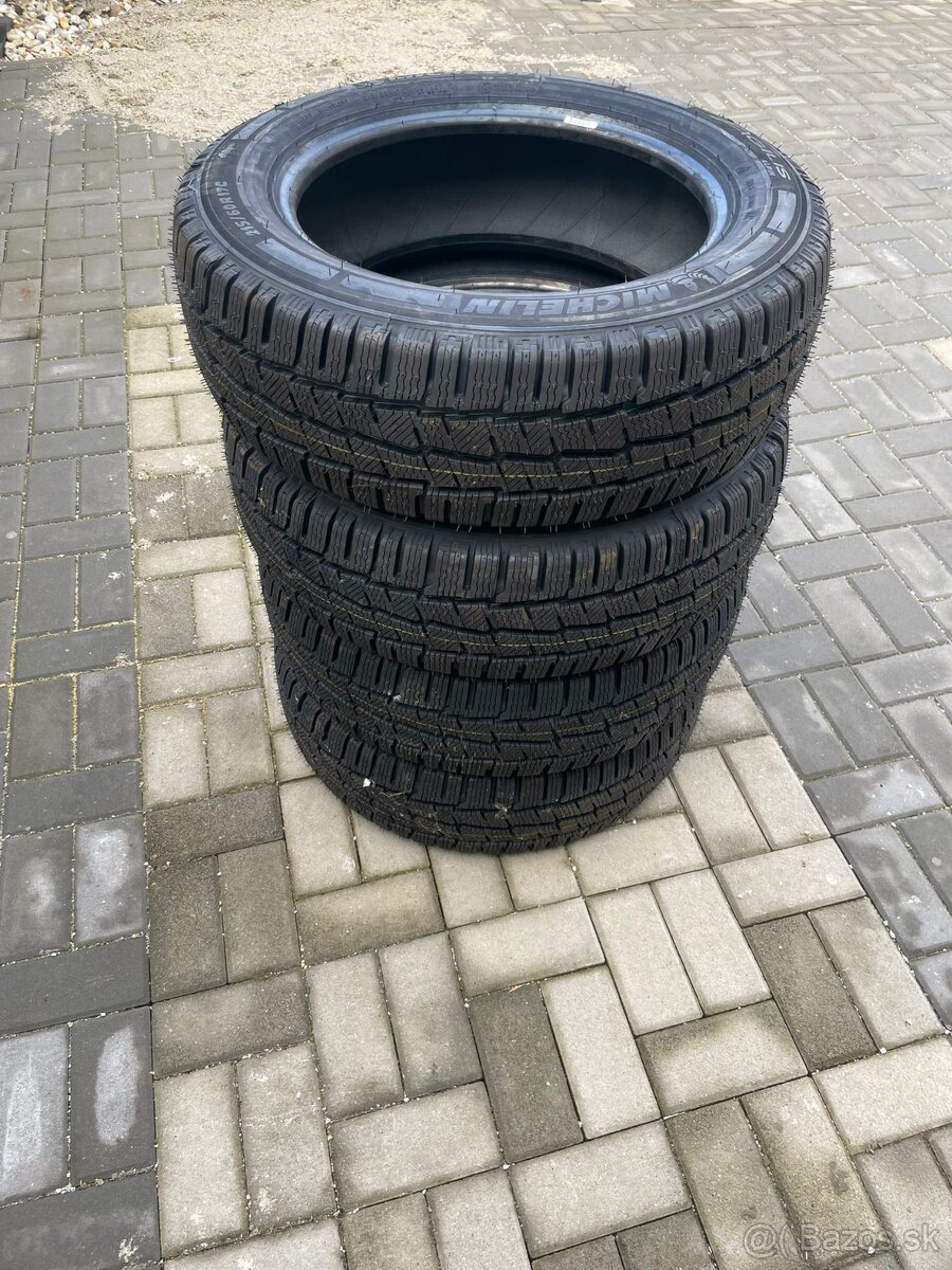 Michelin agilis 215/60 r17C - 4