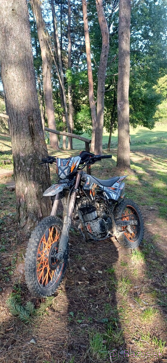 Predám motorku kxd 150
