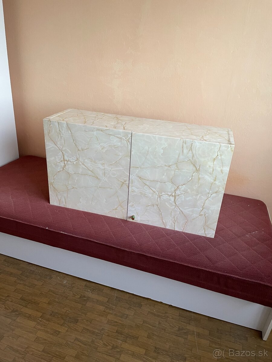 NÁBYTOK ZA ODVOZ ALEBO PÁR DROBNÝCH - 4