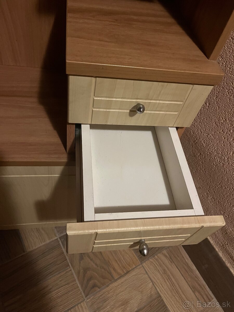 Predám skrinku s vešiakom - 4