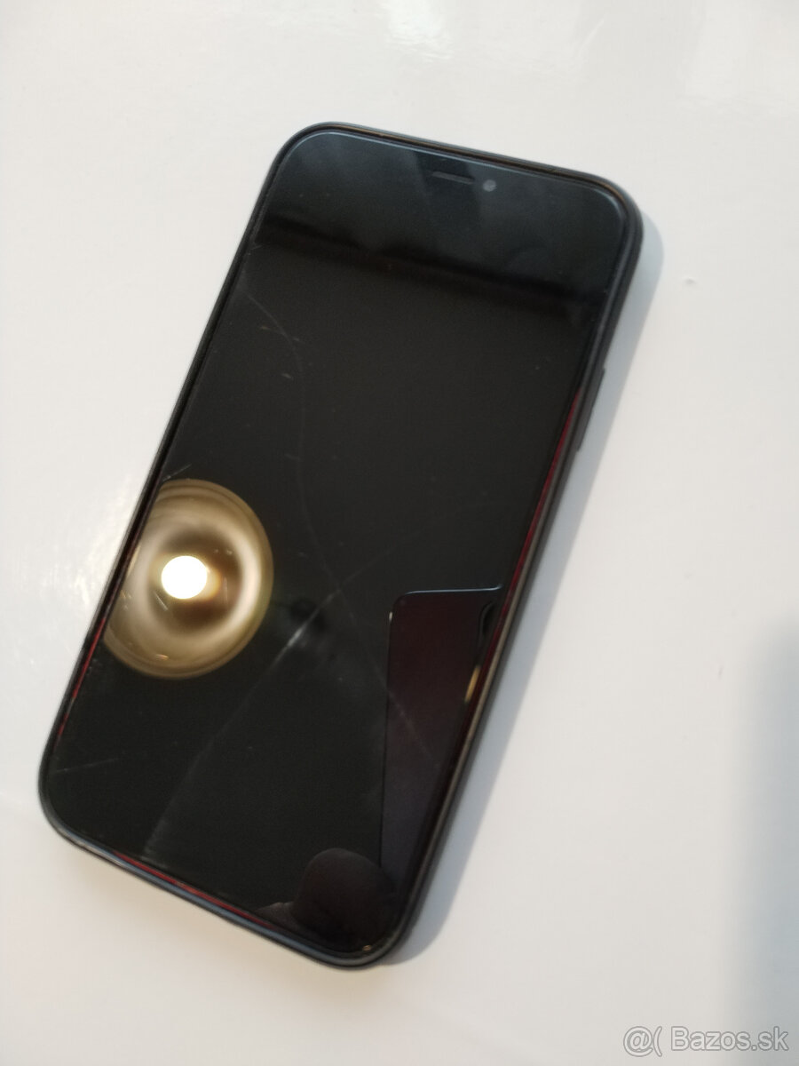 Apple iPhone XR 64GB - 4