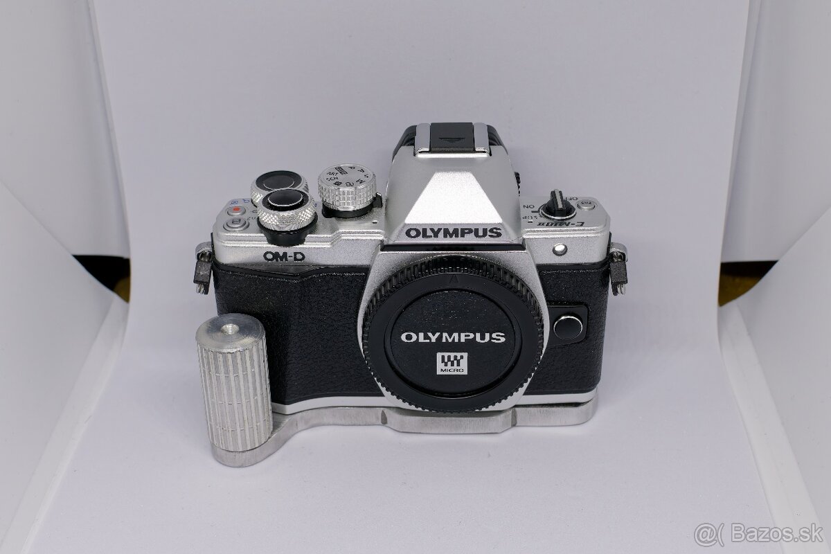 Prídavný grip olympus omd em10 mark II - 4