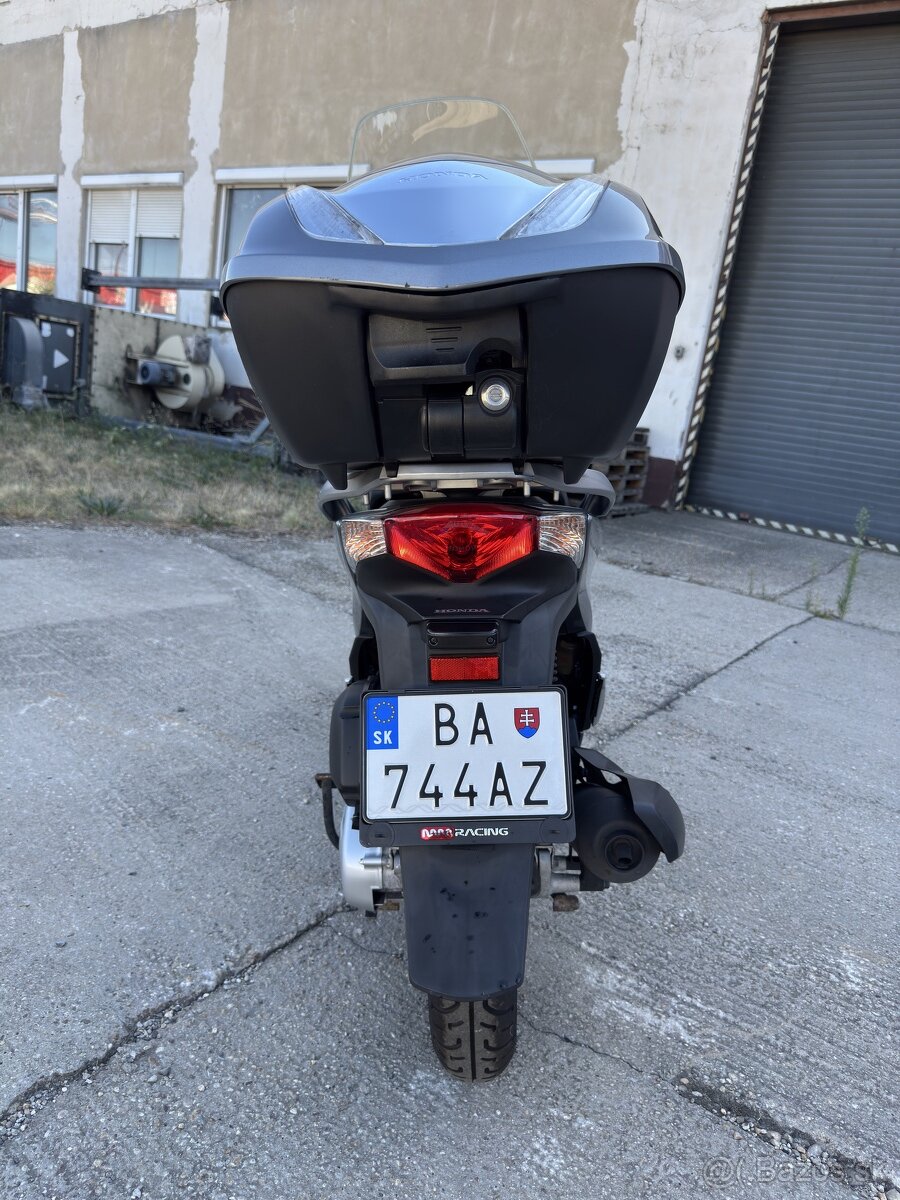 Honda SH125i - 4