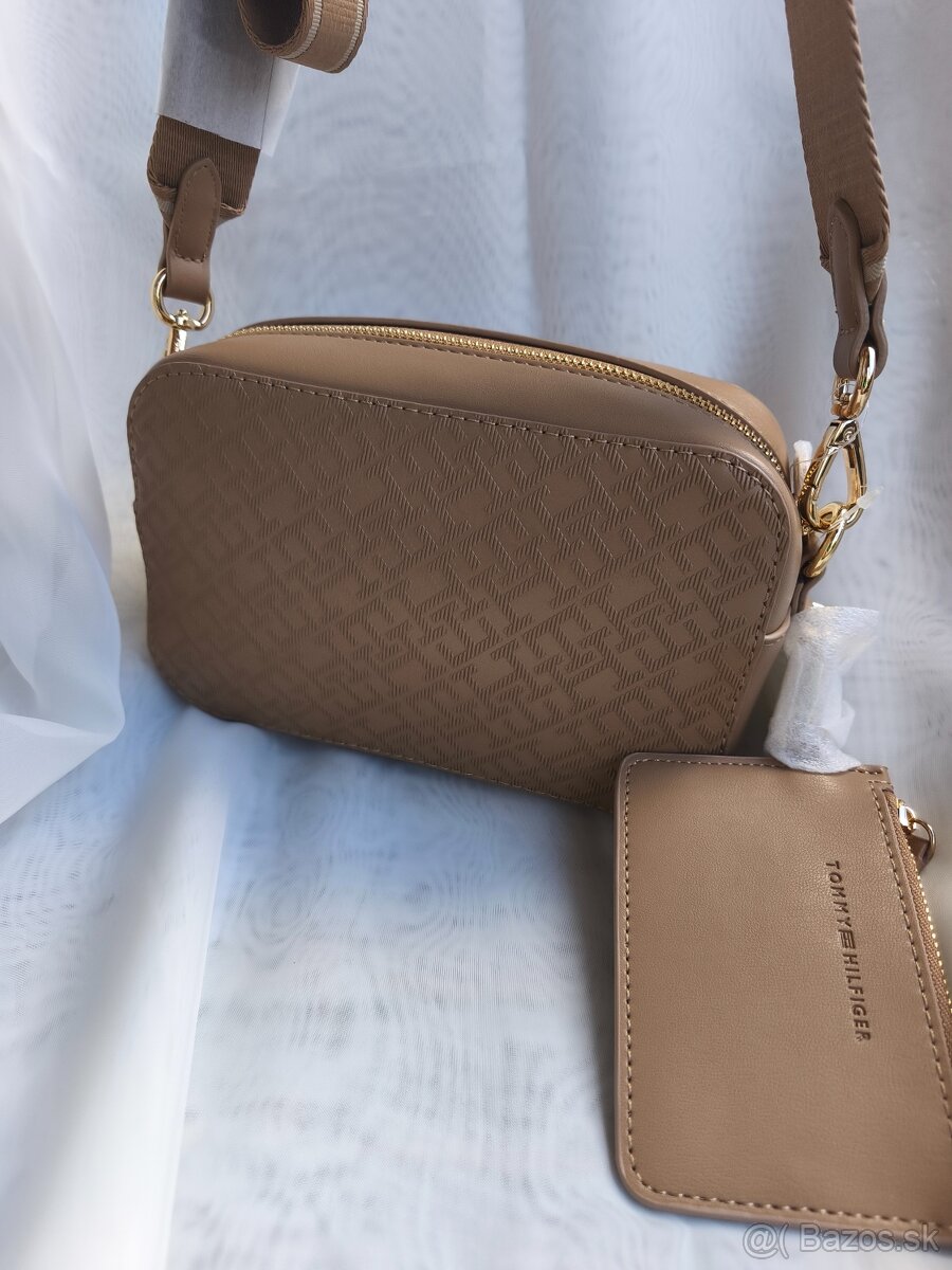 Hnedá crossbody kabelka zn. Tommy Hilfiger - 4