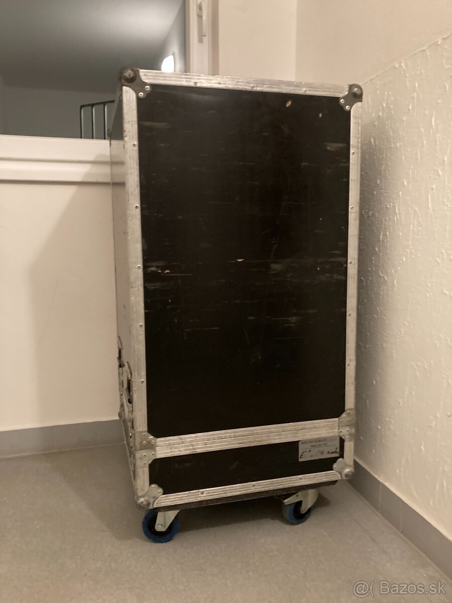 Predám toringovy rack 21U s case - 4