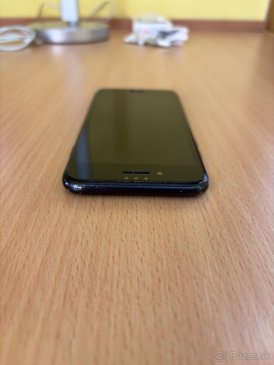 iPhone SE 2020 Black 64 GB - 4