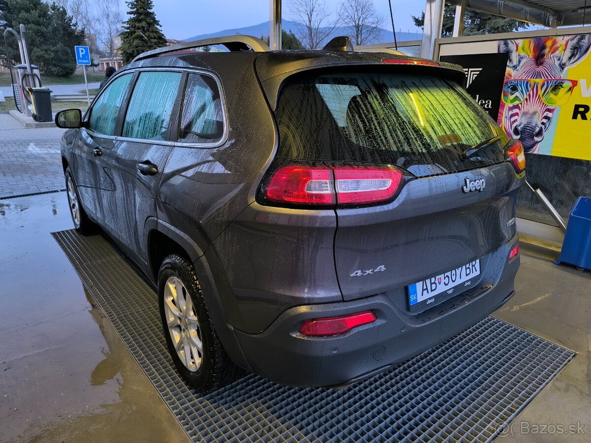 Jeep Cherokee 2,2 CRD - 4