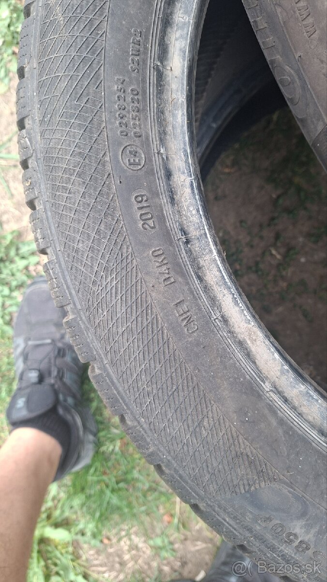 205/55R17 - 4
