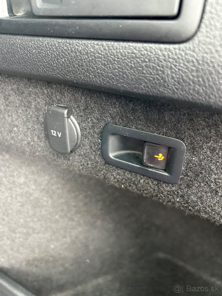 Volkswagen Passat - 4