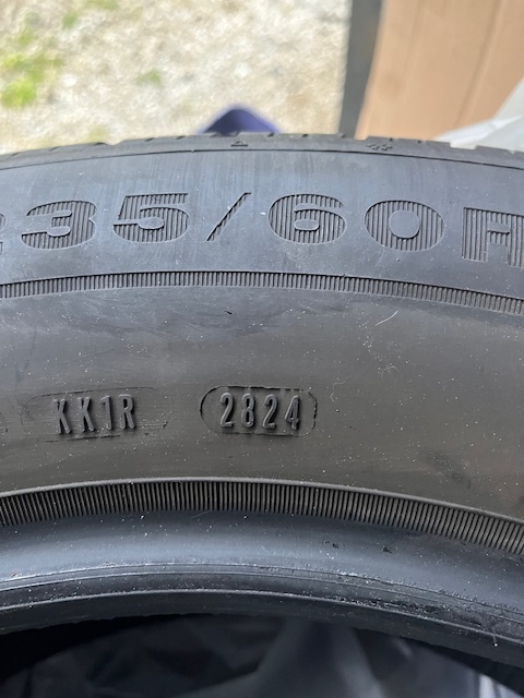 Predám zimné pneumatiky Dunlop 235/60R18, - 4