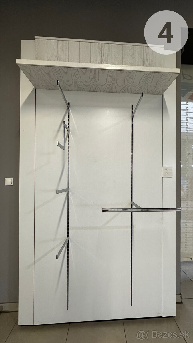 Sada stojanov do predajne so športovými potrebami - 4