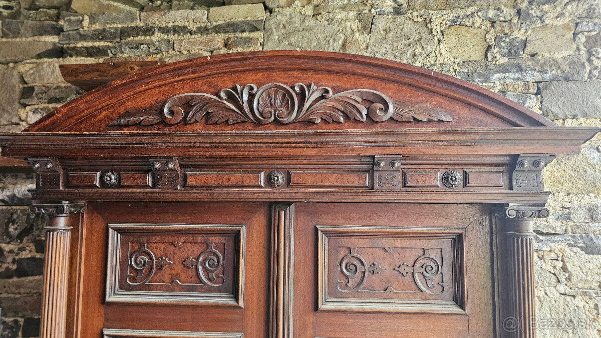 Starožitná skriňa - 4