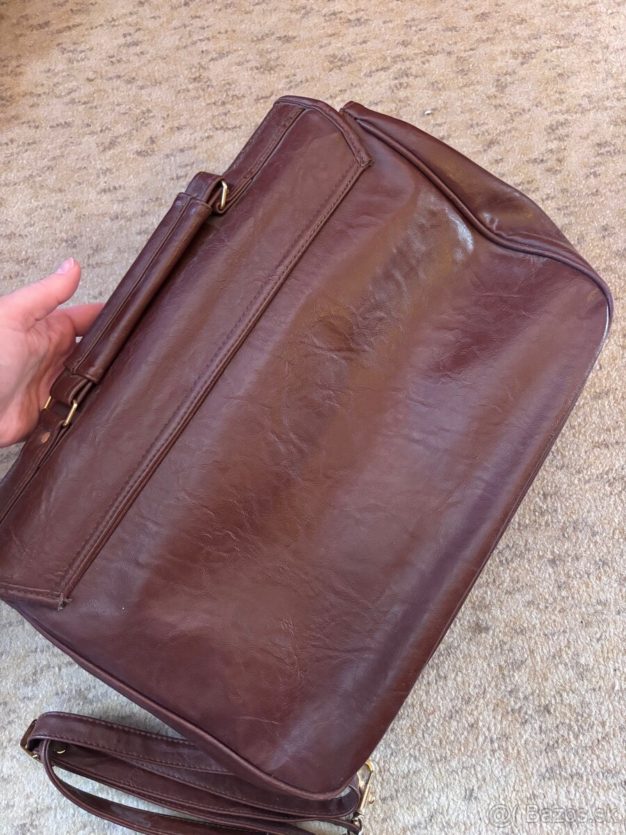 Pánska diplomatka - 4