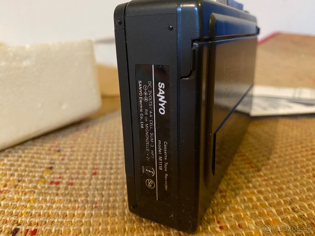 Kazetovy magnetofon Sanyo - 4