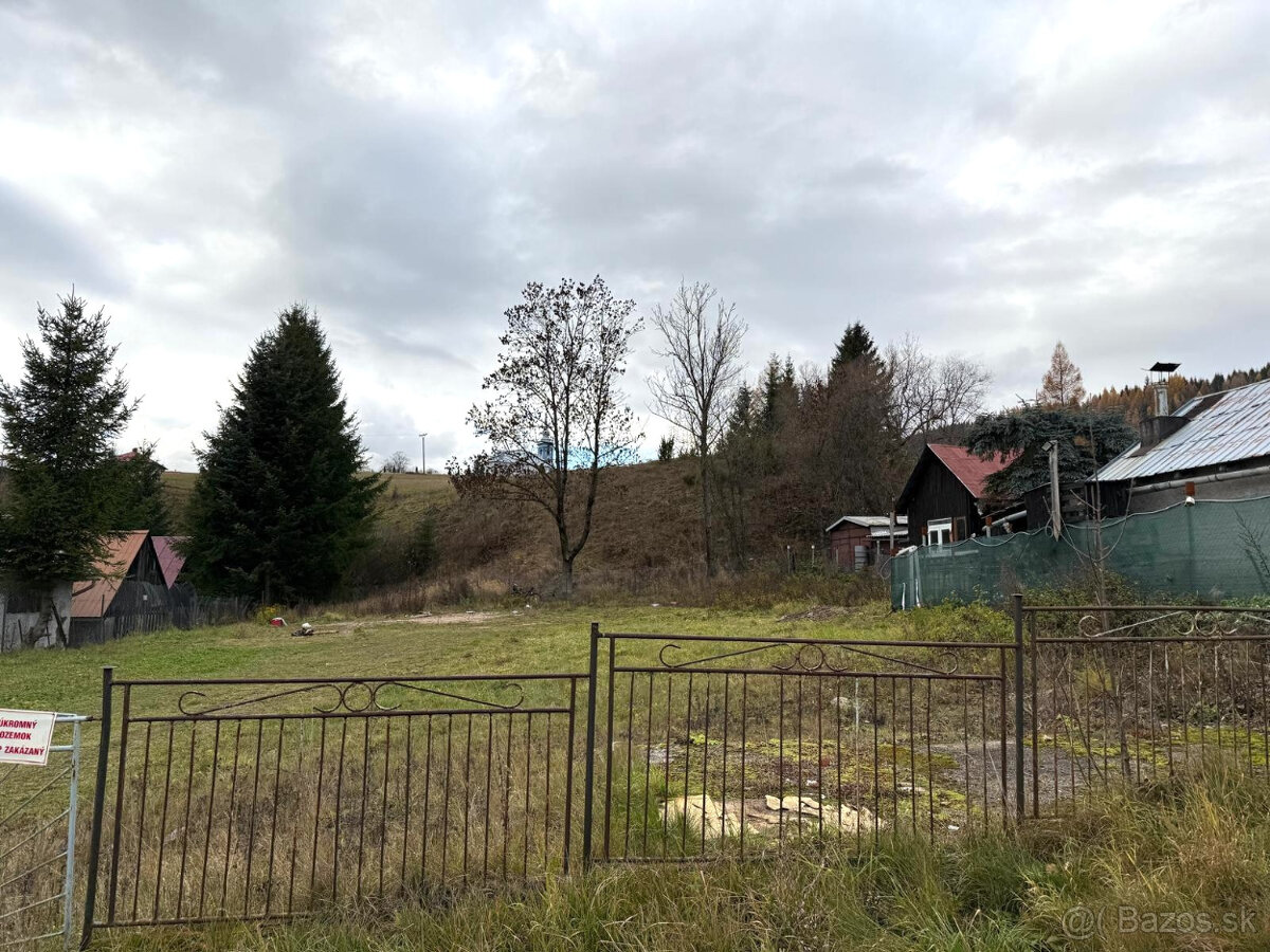 Stavebný, rovinatý pozemok na predaj Šumiac s IS 940m2 - 4