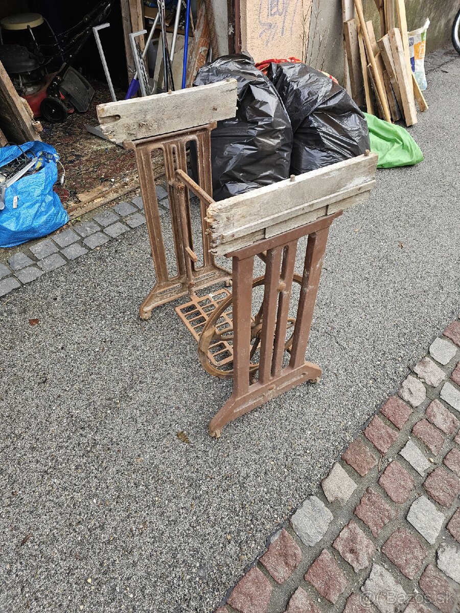 Stojan zo šijaceho stroja - 4