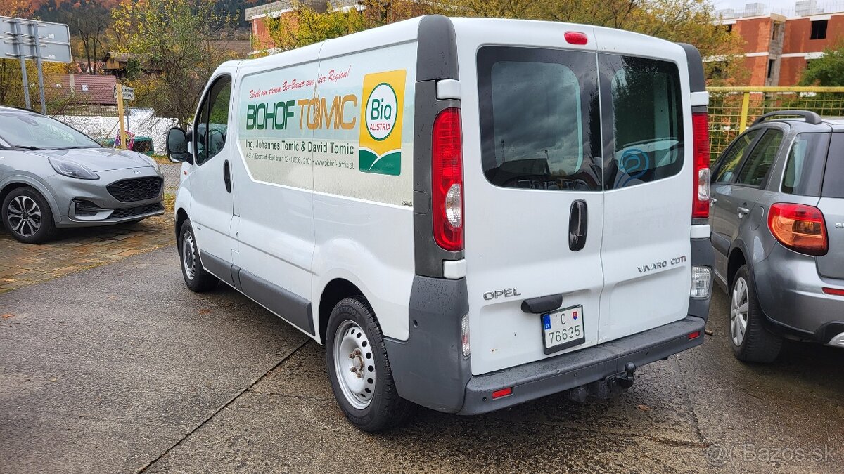 Opel Vivaro 2.0 Dci model 2010 - 4