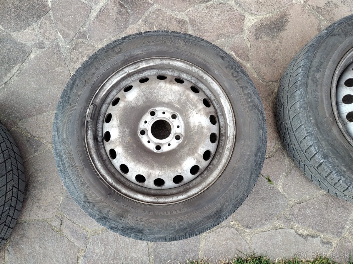 Predám plechové disky + puklice (4 ks) - 4