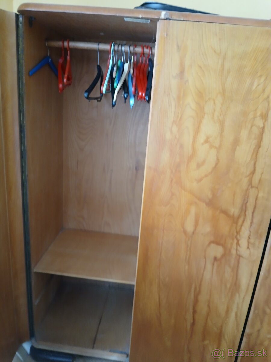 Starožitný nábytok - 4