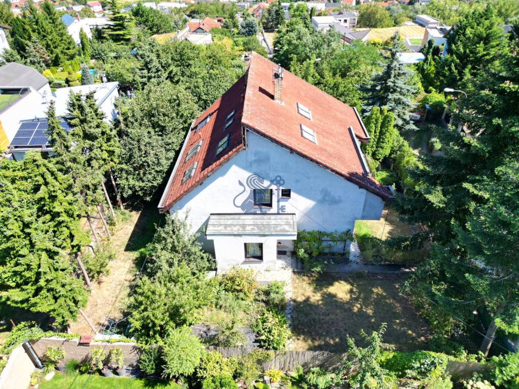 Na predaj 8 izbový rod. dom v lukratívnej časti Rače, Popoln - 4