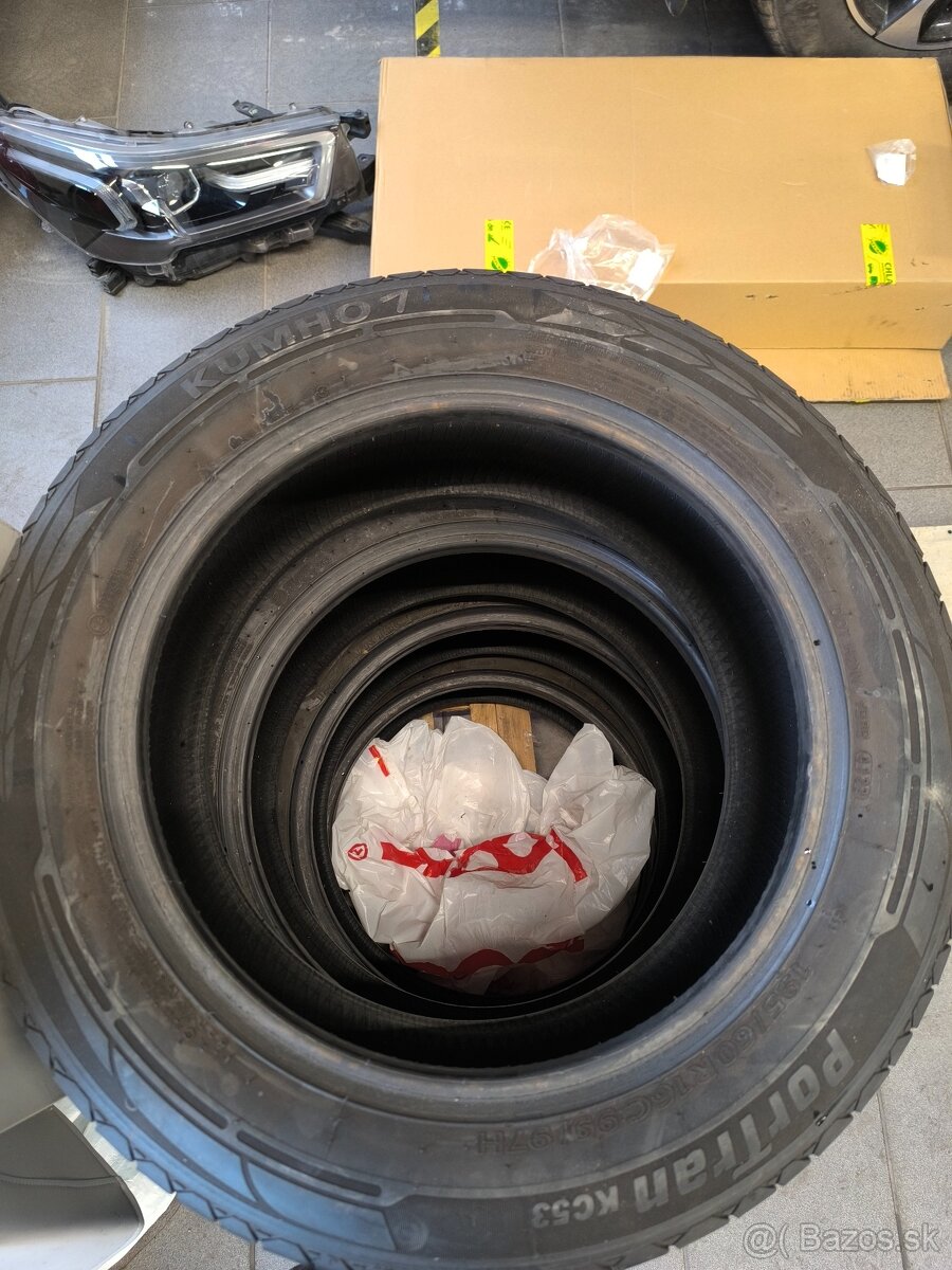 Predám letné pneu 195/60 R16 C - 4