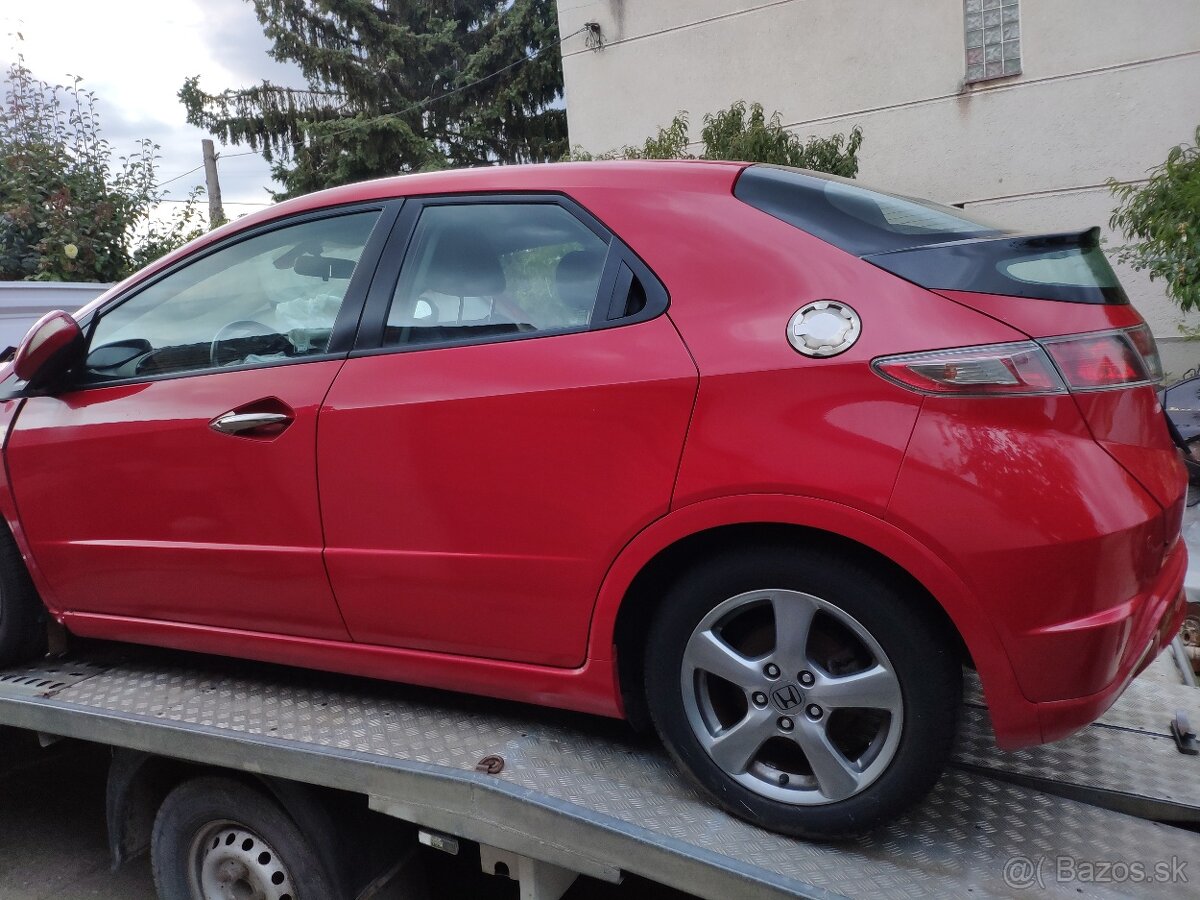 Rozpredam civic 8gen 2011 - 4