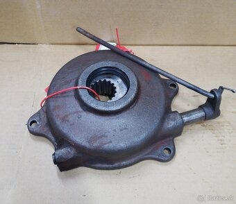 Veko uzávierky s objimkou a vidlicou na Zetor - 4