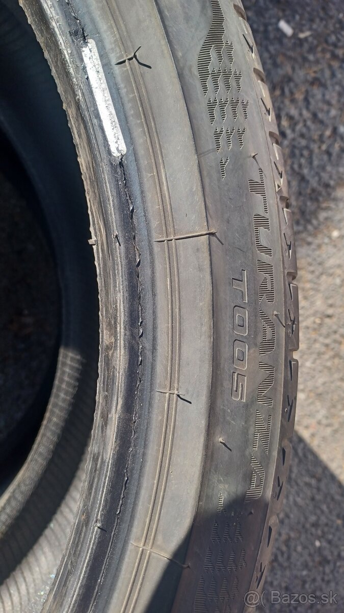 285/35 r22 - 4