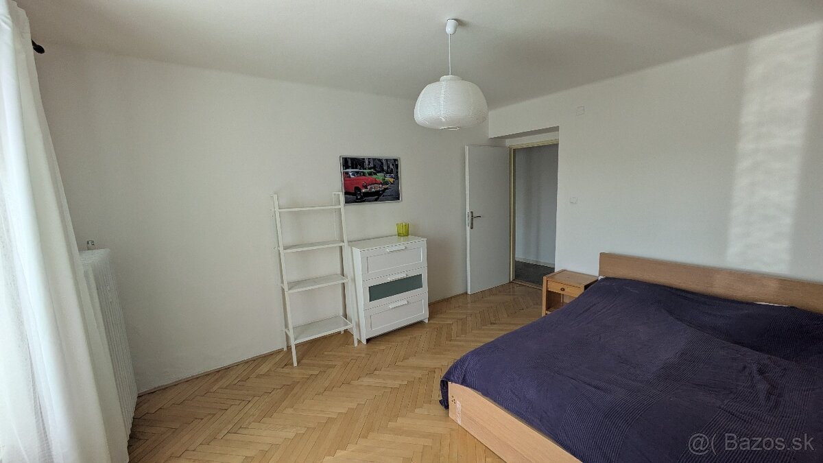 Priestranný 4-izbový byt – Levice, Dopravná ulica - 4