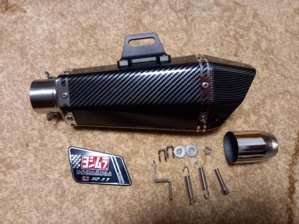 nový výfuk carbon - 4