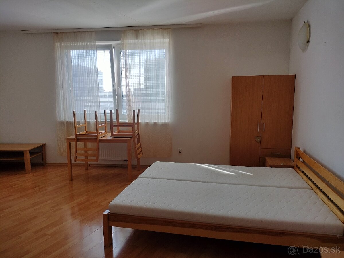 Garsónka na prenájom, pri SPP - 4