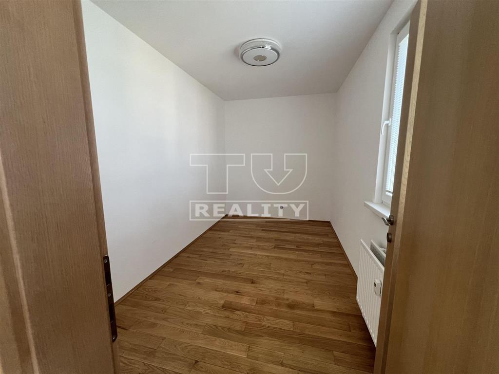 3 izbový byt na predaj na sídlisku Podbreziny. - 4