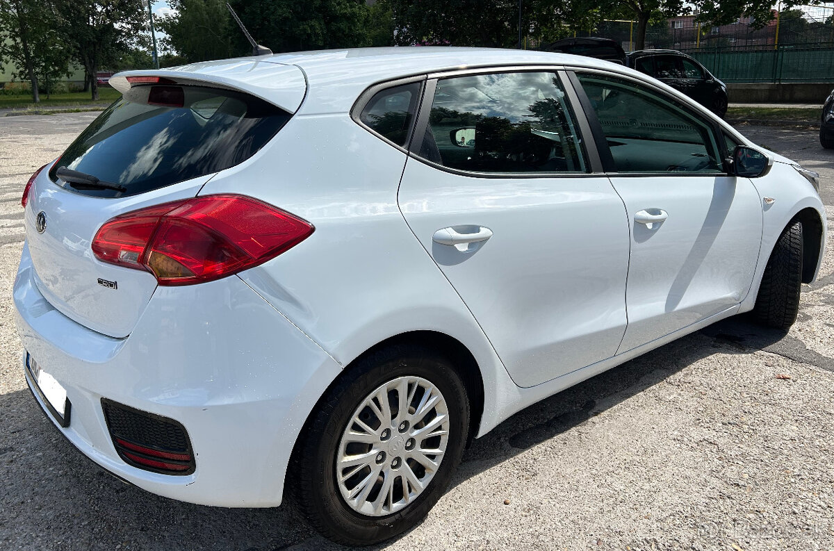 KIA Cee’d 1.4 CRDi - 4