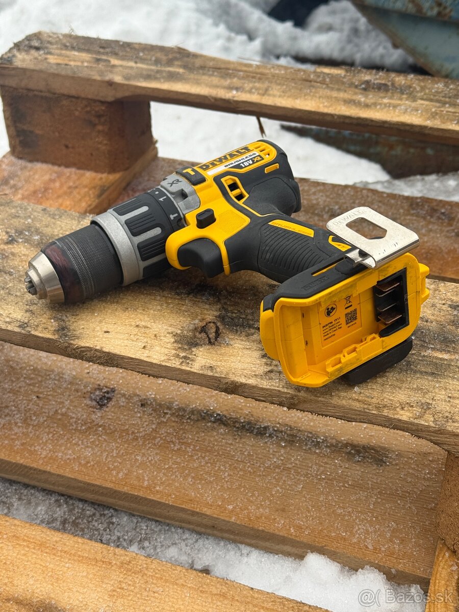 AKU skrutkovač s príklepom Dewalt - 4