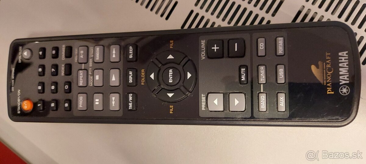 Predám mini systém Yamaha PianoCraft CRXE320 White - 4