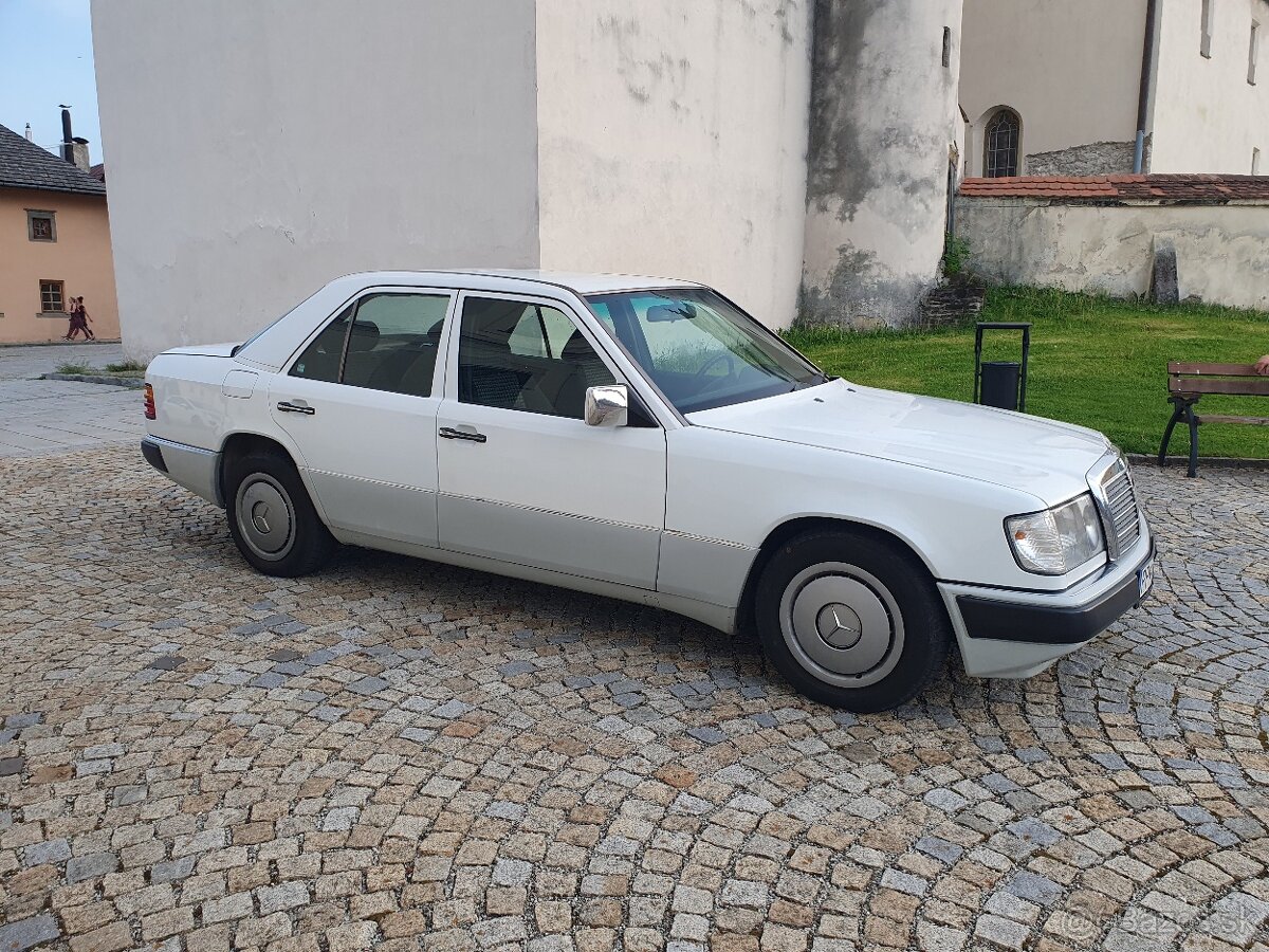 Mercedes W124 200E - 4