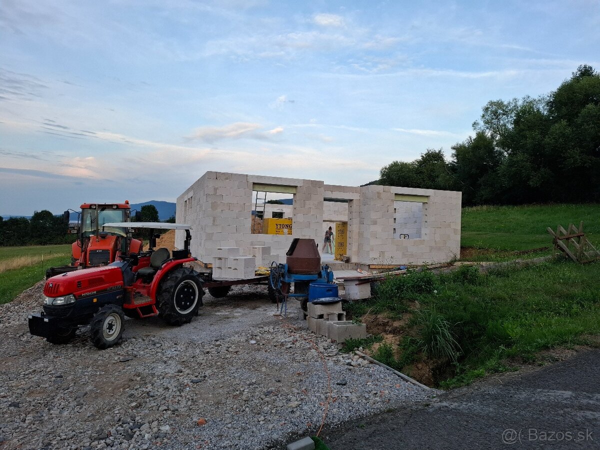 Malotraktor Hitachi XT270 - 4