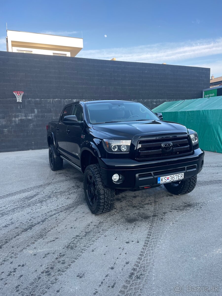Predám Toyotu Tundru 5.7 - 4